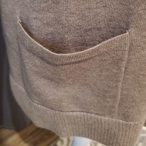 Tunic sweater with pockets - Picture 2 of 4